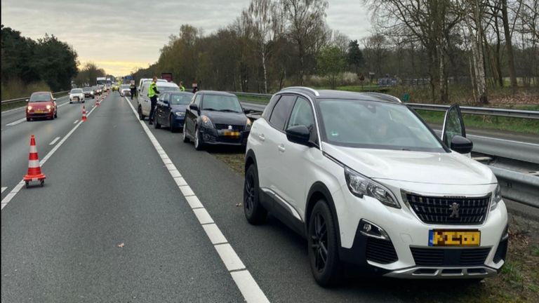 Bij het ongeval waren meerdere auto betrokken (Foto: Rijkswaterstaat).