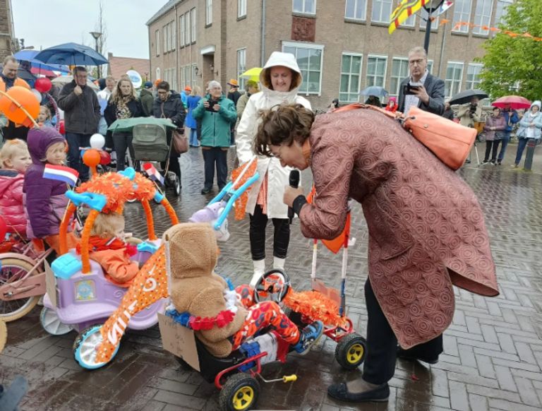 Burgemeester Wobine Buijs in Berghem (foto: DTV).