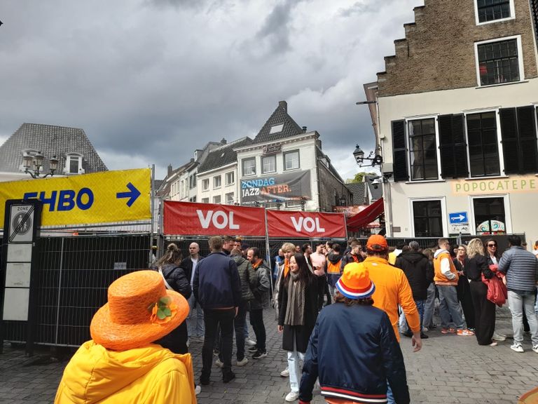 De Havermarkt in Breda is vol (foto: Henk van Ingen).