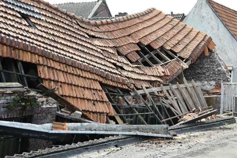 Het dak stortte in (Foto: SK-Media).