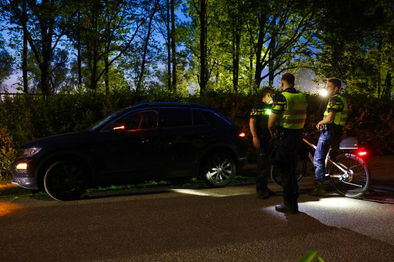 De politie in de buurt van de plek waar de aanrijding gebeurde (foto: SQ Vision/Sander van Gils).