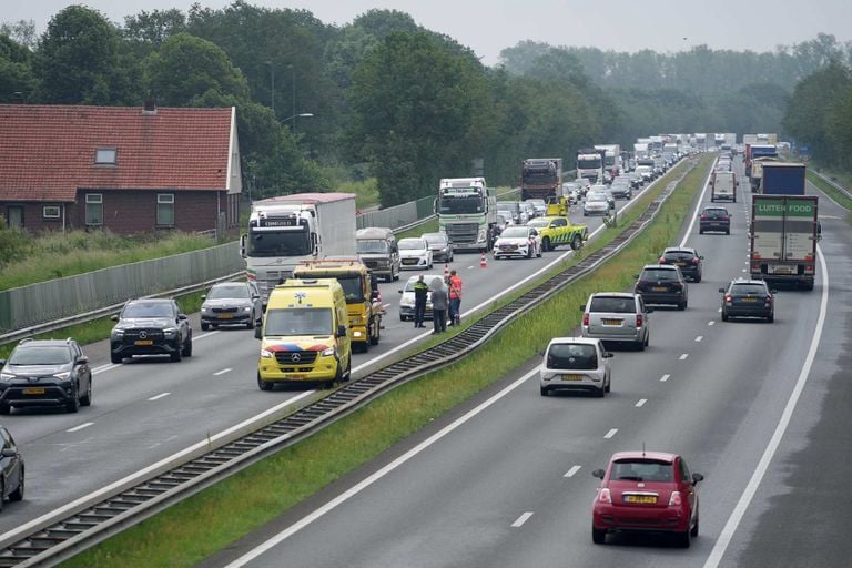 De snelweg bij Leende was even afgesloten (foto: WdG/SQ Vision).