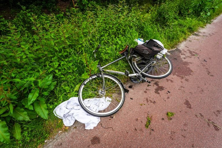 De fiets die na het ongeval werd achtergelaten (foto: SQ Vision/Dave Hendriks).