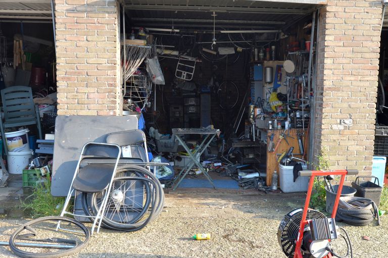 De garagebox in Breda die door brand werd getroffen (foto: Perry Roovers/SQ Vision).