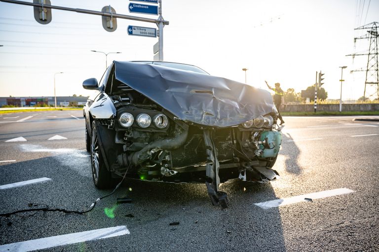 Flinke schade na de botsing (foto: Jack Brekelmans/SQ Vision).