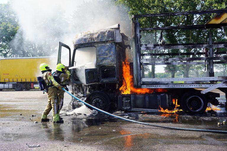 De chauffeur raakte zwaargewond (foto: Jeroen Stuve/SQ Vision).