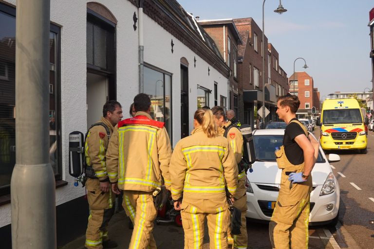De brandweer kwam naar het huis (foto: SQ Vision/Harrie Grijseels).