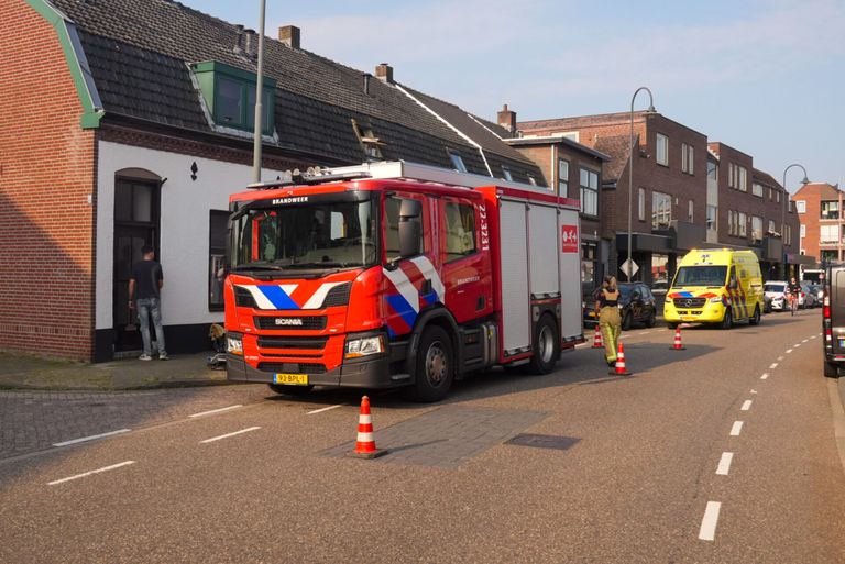De blusauto werd voor de deur geparkeerd (foto: SQ Vision/Harrue Grijseels).