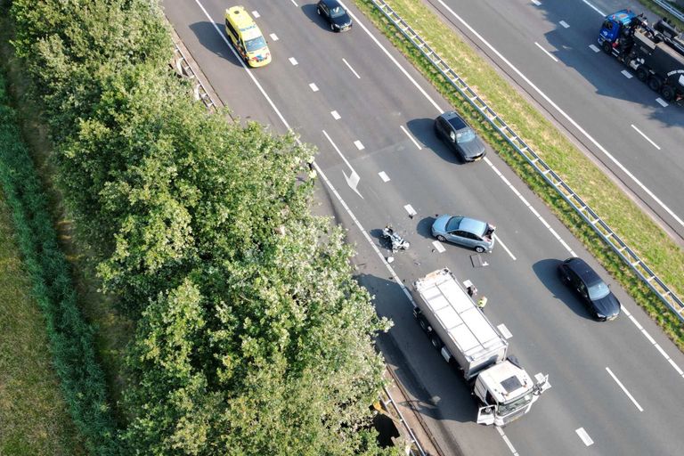 Bij het ongeval waren verschillende voertuigen betrokken (foto: SQ Vision/WdG).