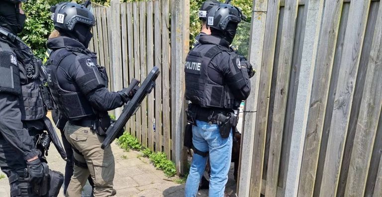 De specialistische eenheid moet er aan te pas komen in Roosendaal (foto: Facebook Politie Breda).