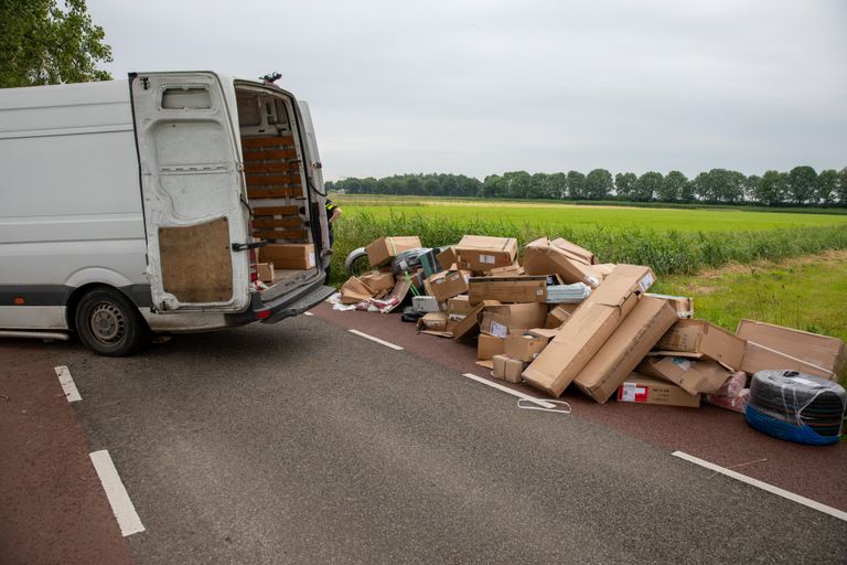 Hij verloor de pakketten die hij moest bezorgen (foto: SQ Vision/Christian Traets).