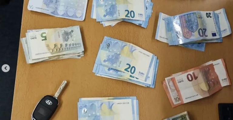 De politie vond 1682 euro contant geld (foto: Politie Boxtel-Vught-Gestel).