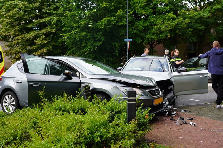 Vooral de voor- en zijkant van de voertuigen waren gehavend (foto: SQ Vision).