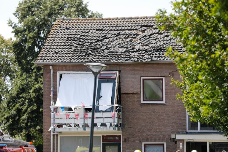 De bewoner raakte ernstig gewond door de gasexplosie (foto: Christian Treats/SQ Vision).