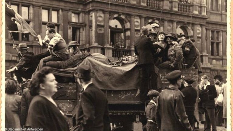 Bevrijders in het centrum van Antwerpen (foto: Stadsarchief Antwerpen)