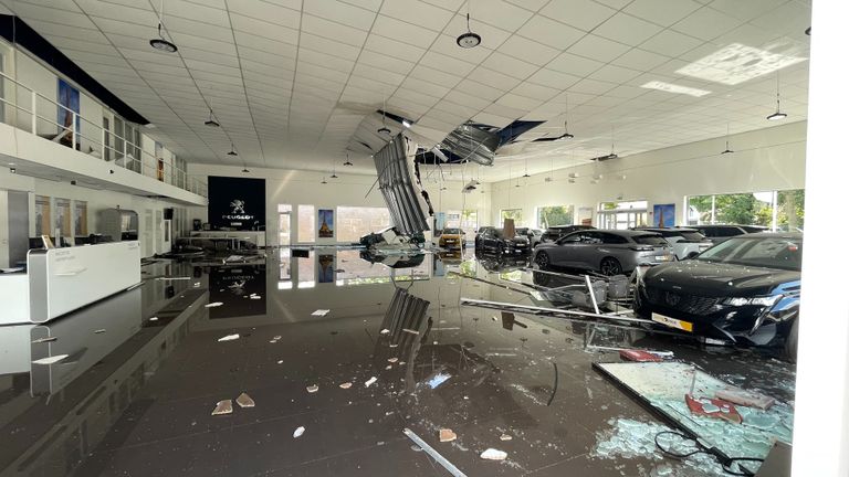 De showroom staat blank (foto: Raymond Merkx).