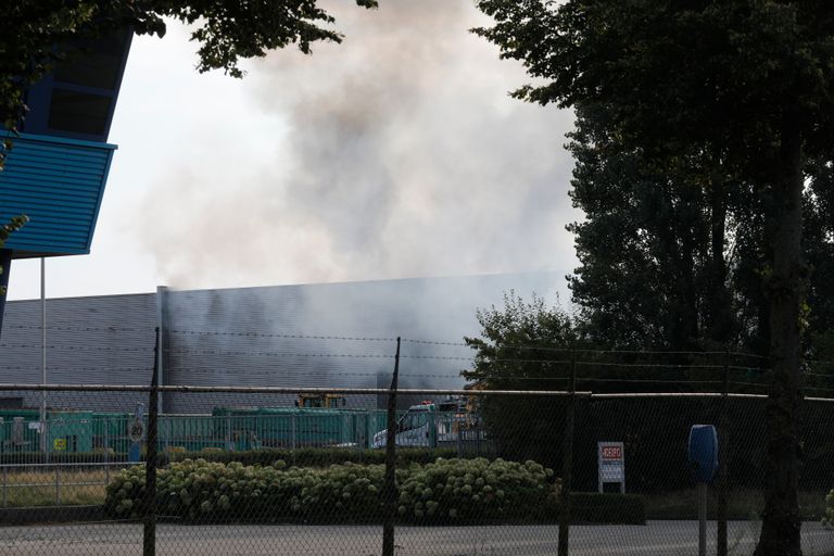 De rook is in de omgeving goed te zien (foto: SQ Vision).