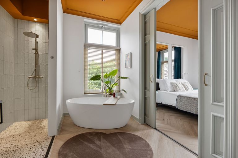 Een van de en suite badkamers van de bed& breakfast (foto: Agnes Tomesen Makelaardij). 