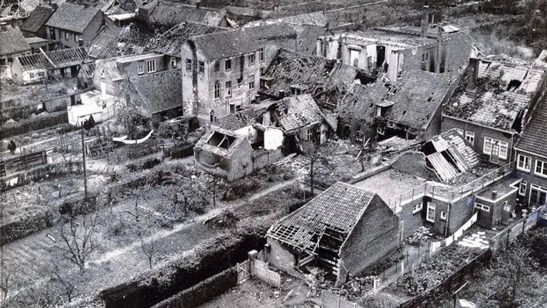 Enorme schade in Schijndel na de gevechten van najaar 1944 (foto: archief)