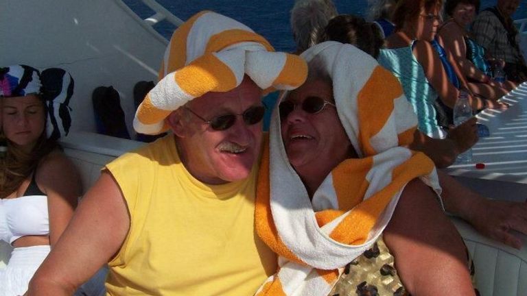 Pierre en zijn vrouw Toos op vakantie (privéarchief)