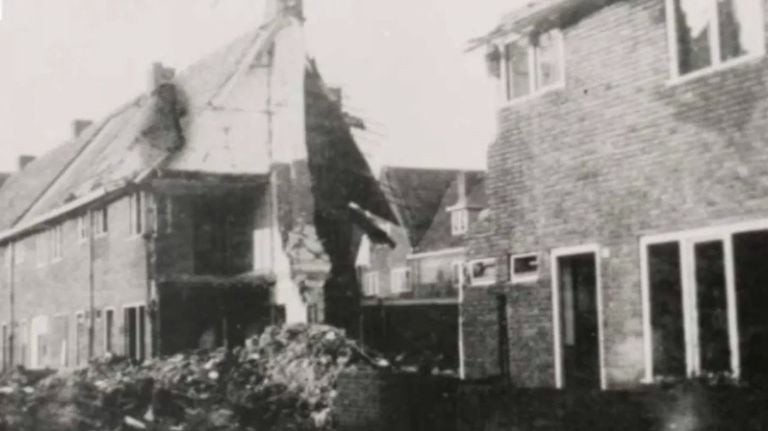 Ruines na het bombardement in de Abeelenstraat in Den Bosch 22 oktober 1944 (foto: archief) 