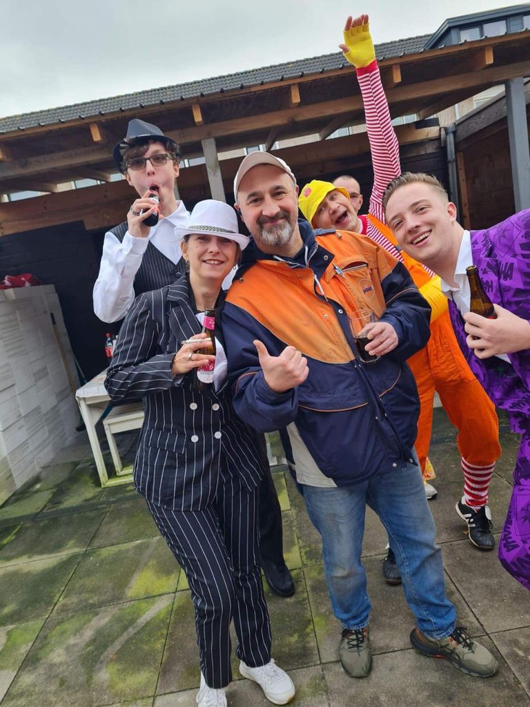 Metin in zijn buurt tijdens carnaval (foto: Metin Savkin).