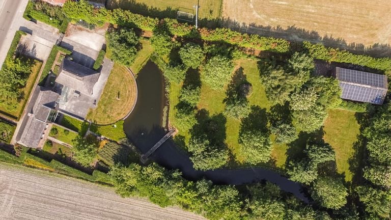 Het perceel van meer dan zevenduizend vierkante meter (foto: Van Baarle Makelaardij).
