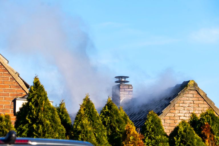 De brand zorgde voor veel schade aan de aanbouw (foto: SQ Vision/Gabor Heeres).