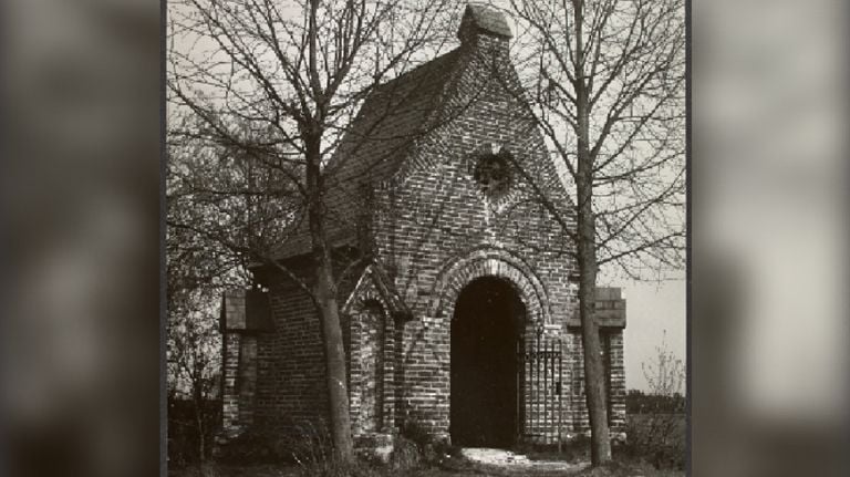 De Sint Valentinuskapel in 1960 (foto: Thomas van Hulsel).