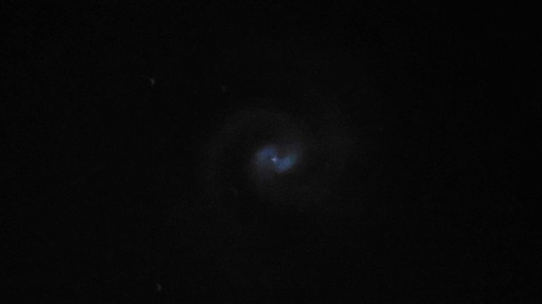 Is het een swirl rond een satelliet door de luchtvochtigheid? (foto: Miranda Michels).