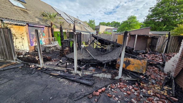 De ravage in de tuin is groot donderdagochtend (foto: Noël van Hooft).