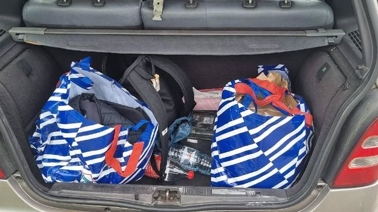 De bestuurder kan vier overtredingen op zijn naam schrijven (foto: Verkeerspolitie Oost-Brabant).