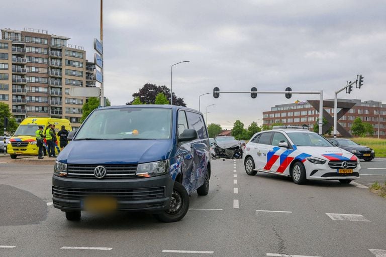 De oorzaak van het ongeluk wordt onderzoch (foto: Persbureau Heitink).