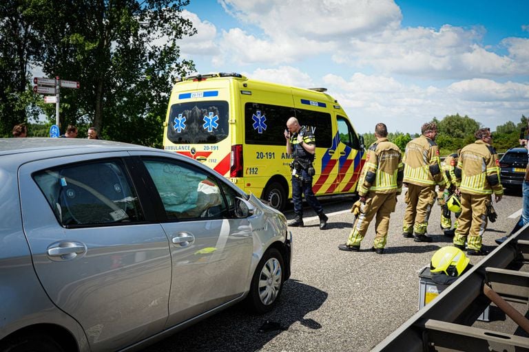 De airbags in de auto gingen af door de crash (Foto: Erik Haverhals/  Persbureau Heitink.)