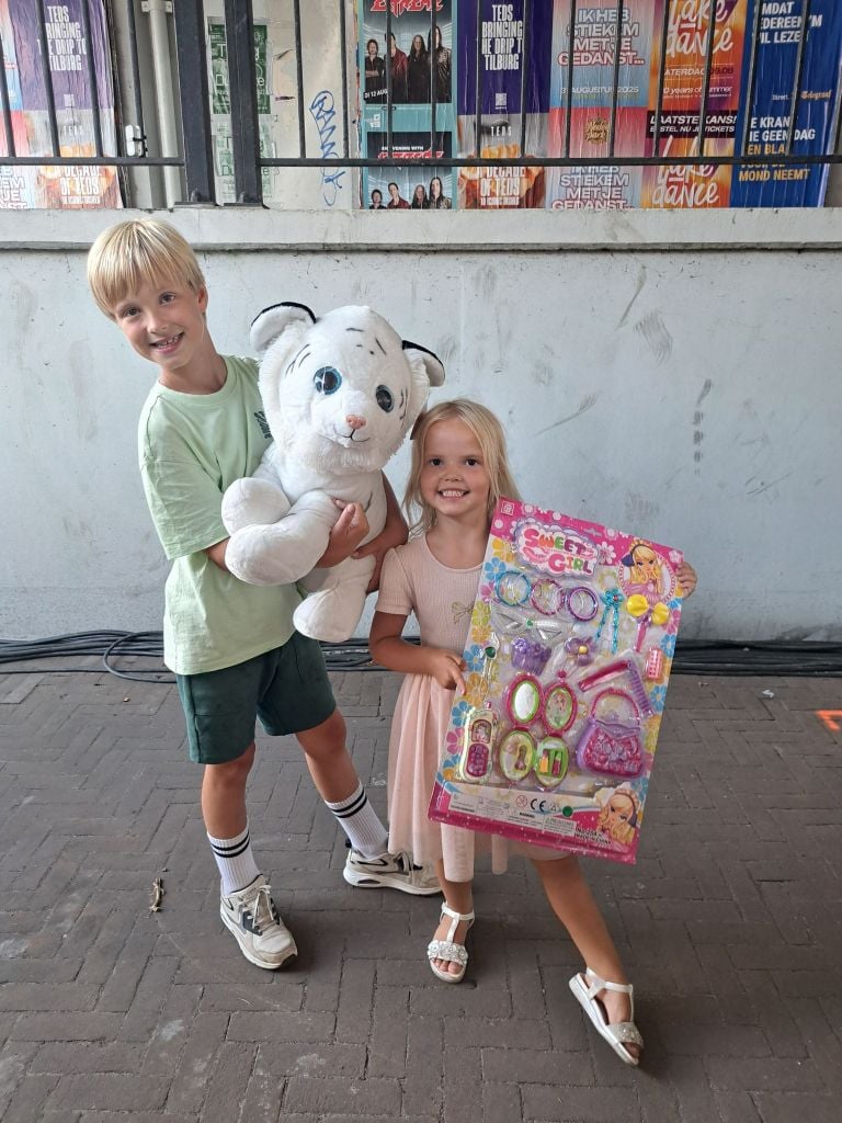 Deze kinderen hebben het goed voor elkaar (foto: Ingrid Schellekens).