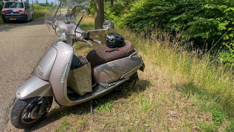 De krassen op de scooter liegen er niet om (Foto: Harrie Grijseels/ Persbureau Heitink.)