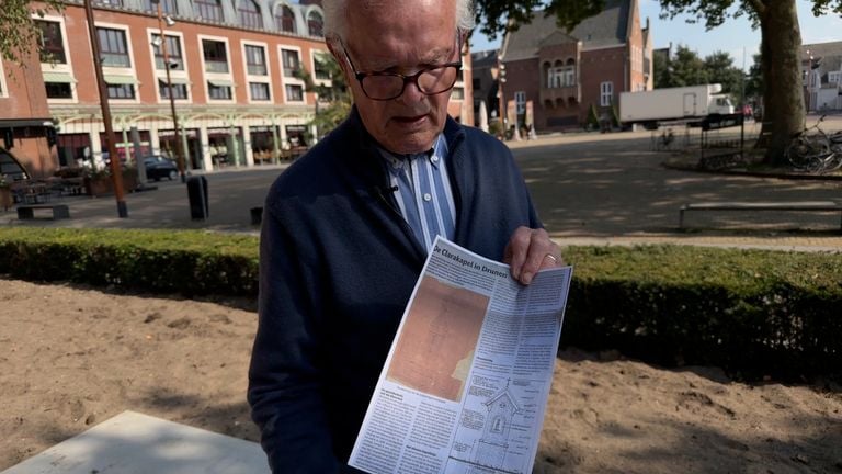 Gijs de Bonth laat de oude en de nieuwe kapel zien (foto: Megan Hanegraaf).