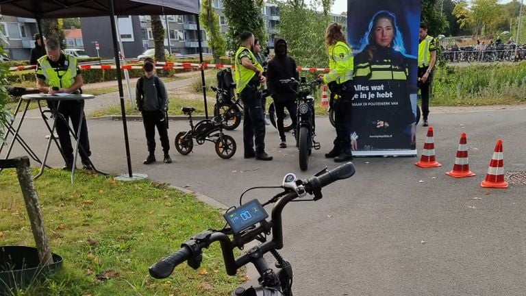 De politie controleerde 110 fatbikes (foto: politie).