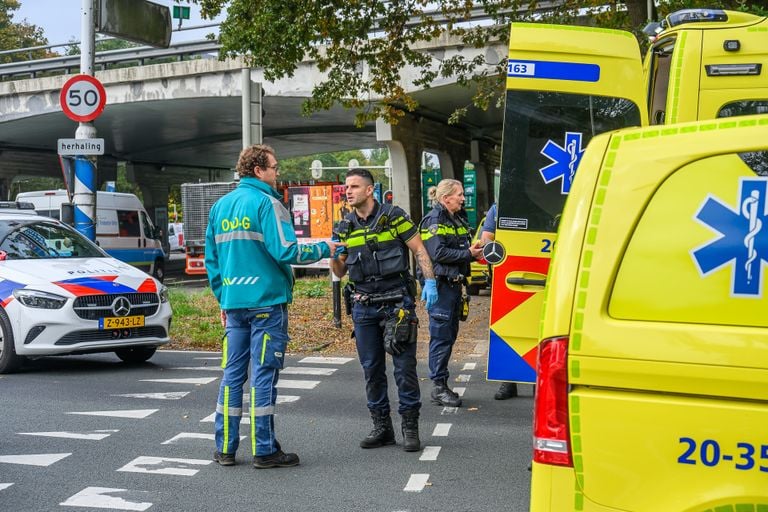 Verschillende hulpdiensten kwamen af op het ongeluk ( foto: Tom van der Put/Persbureau Heitink.)