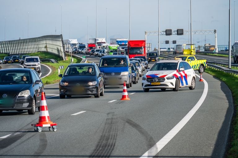 File op de A58 door ongeval (foto: Tom van der Put/Persbureau Heitink). 