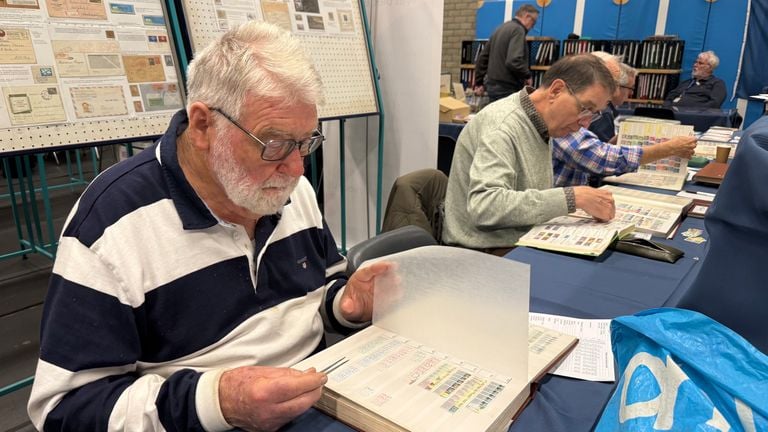 Ab de Bruin uit Den Bosch is fanatiek verzamelaar (foto: Jos Verkuijlen).