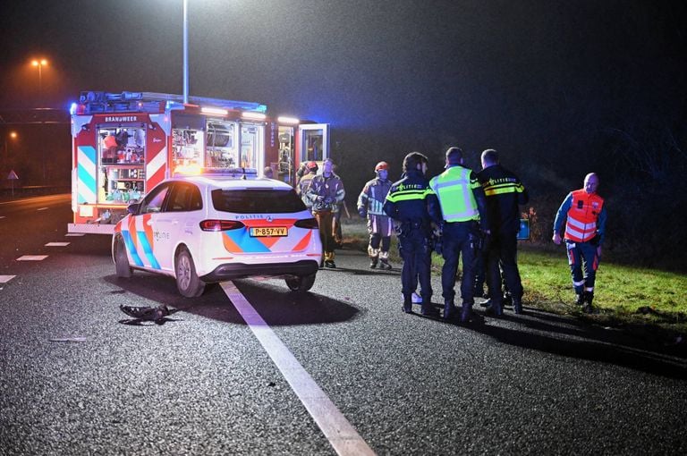 Meerdere hulpdiensten kwamen vanwege de ongelukken naar de A58 (foto: Toby de Kort/Persbureau Heitink).