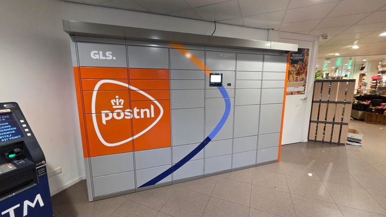 Eén van de postautomaten die niet konden worden geopend (foto: Noël van Hooft).