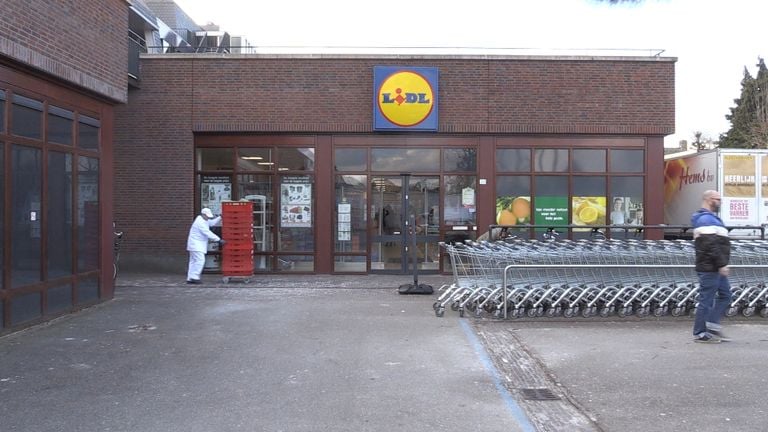 De LIDL in Eersel waar baby Hannah ontvoerd werd (foto: Omroep Brabant).