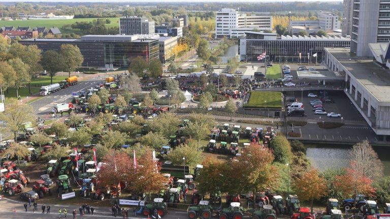 In tegenstelling tot duizenden andere boeren, mochten de boeren van 'Goed Boeren' wel naar binnen om hun verhaal te doen (foto: Bart Meesters).