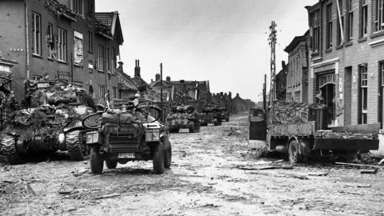 Moerdijk dorpskom, Steenweg (foto: archief)