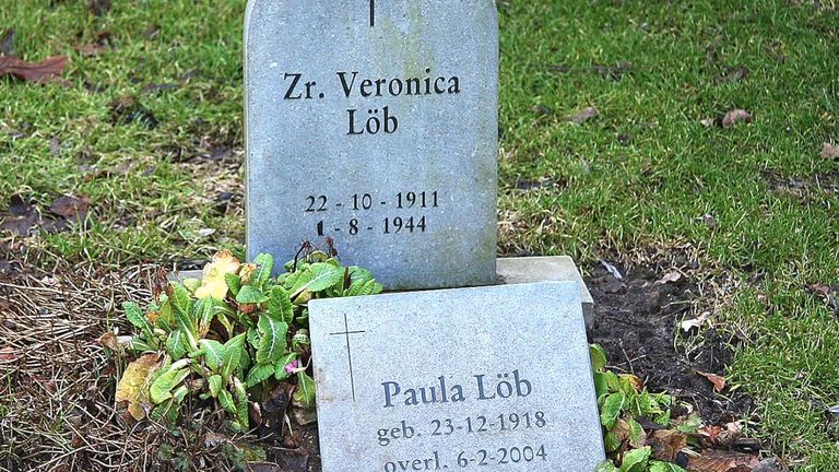 De grafzerken van Veronica  Löb en haar zus Paula (Foto: Brabant Remembers).