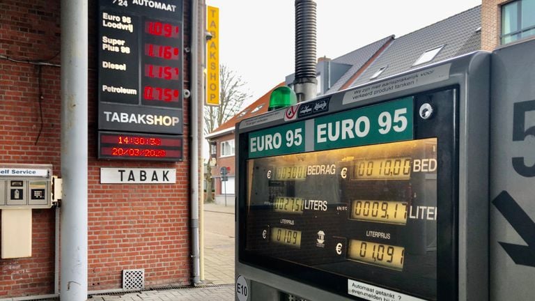 In Essen-Horendonk betaal je 1,09 euro per liter. (Foto: Raoul Cartens)