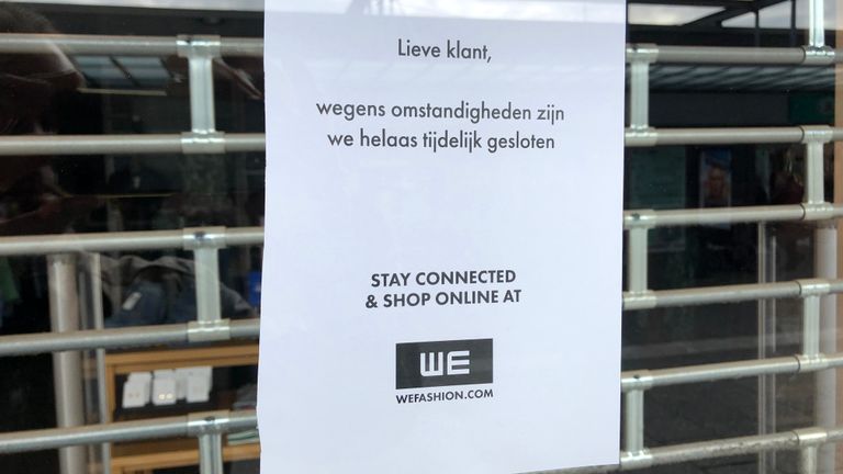 Filialen van kledingzaak WE zijn voorlopig gesloten (foto: Hans Janssen)