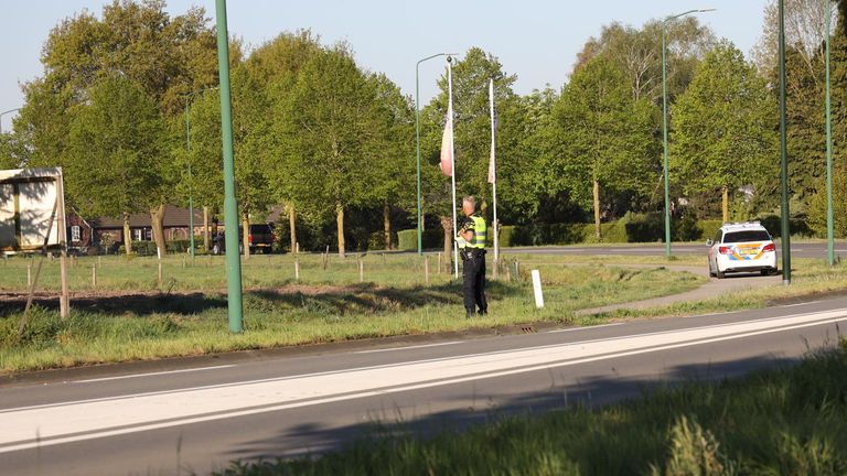De politie vond de overvaller korte tijd later. Foto: Marco van den Broek/SQ Vision